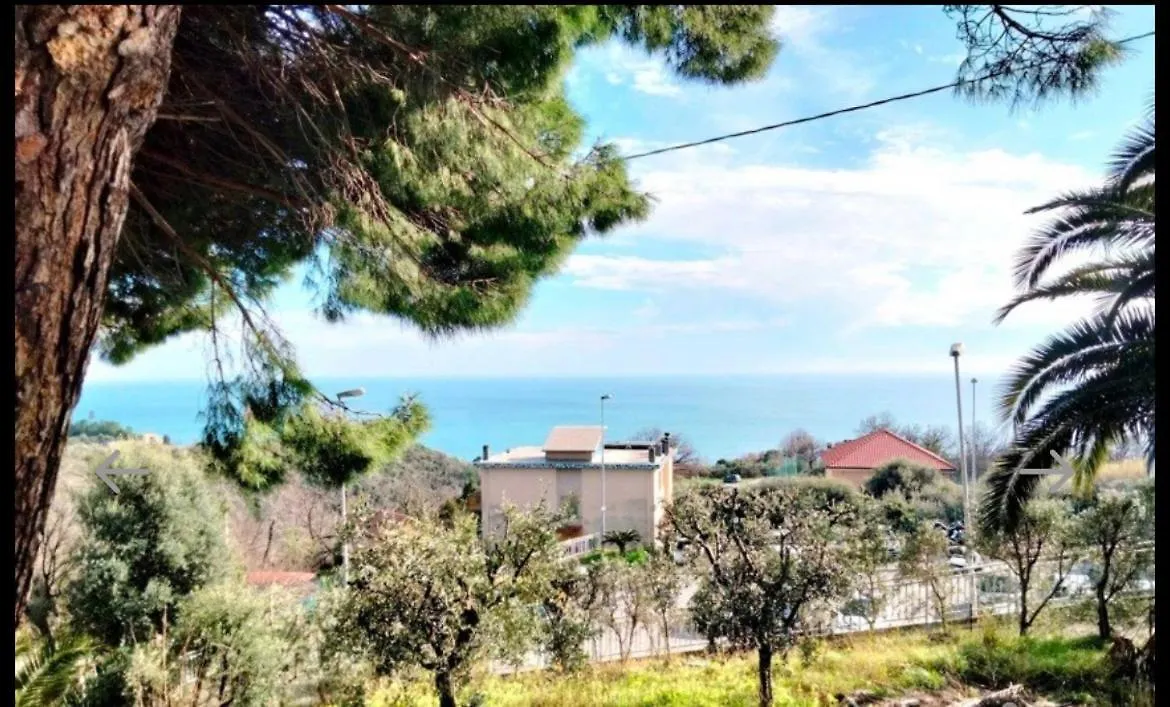 Red Squirrels Apartment Cogoleto Italy